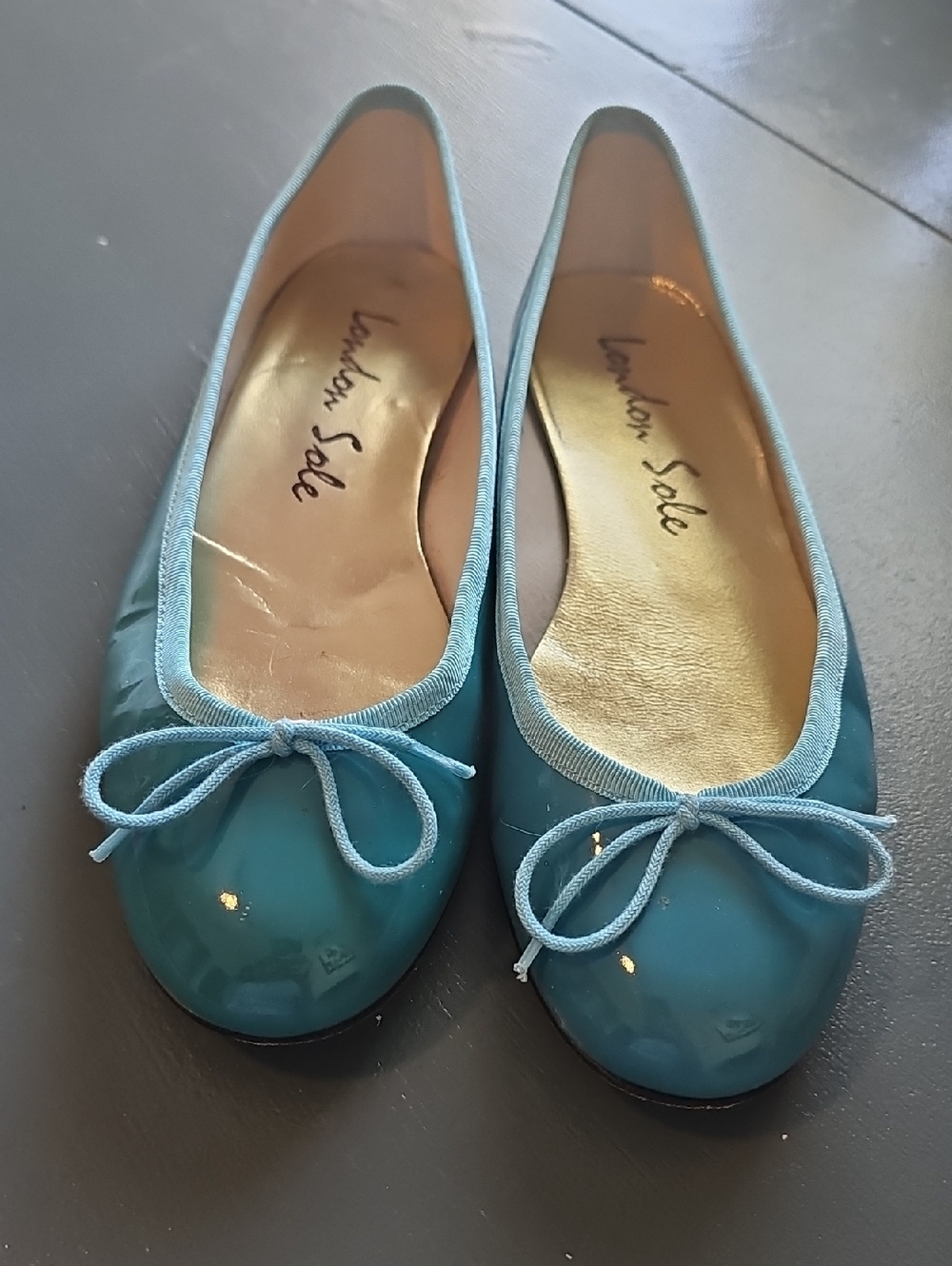London Sole Teal Patent Bow Ballet Flats. Size 39 (8-8.5) Nice